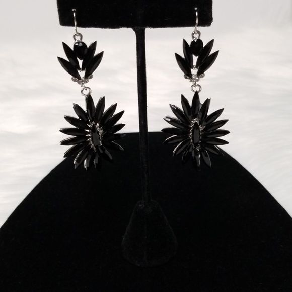 Black Onyx Looking Earrings - Picture 2 of 8